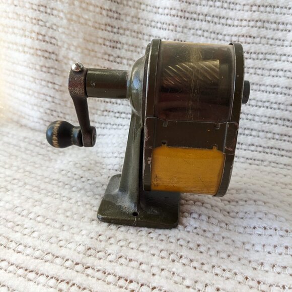 Vintage 50s Chicago Pencil Sharpener Celluloid Cover Desk Mount - Picture 6 of 7